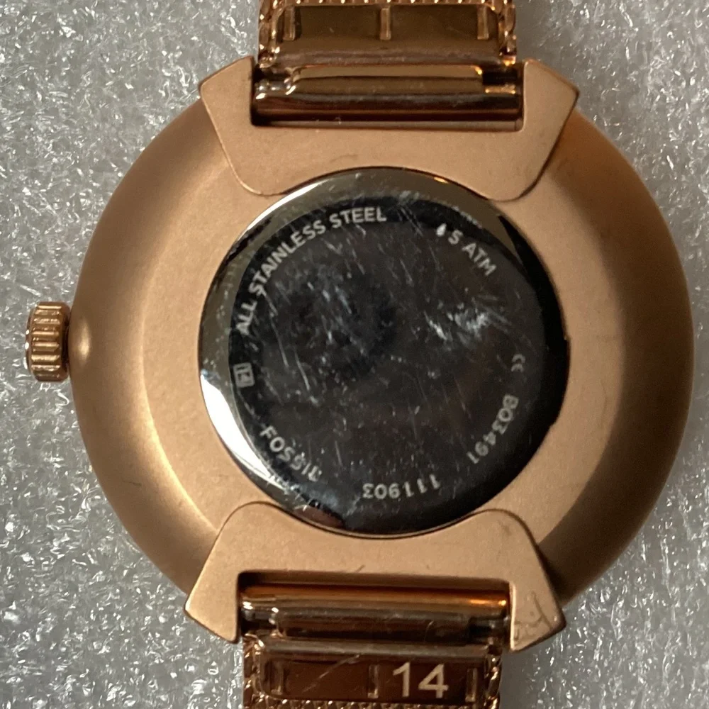 Fossil Hutton Three-Hand Rose Gold-tone Women’s Watch (BQ3491)